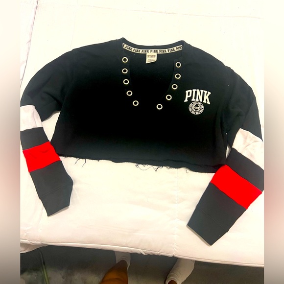 PINK Victoria's Secret Tops - PINK™️ Victoria Secret cropped sweatshirt Sz:Small